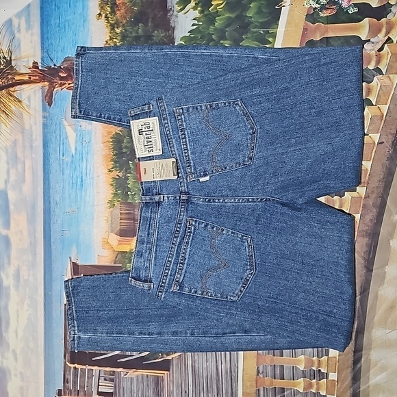 Levi's Silvertab Mini Mom Jeans Distressed Size 16 NWT - Picture 5 of 6